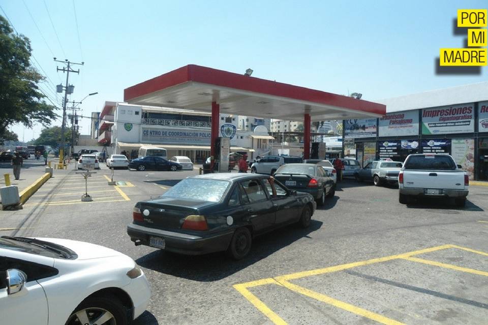 No hay Gasolina Por Mi Madre