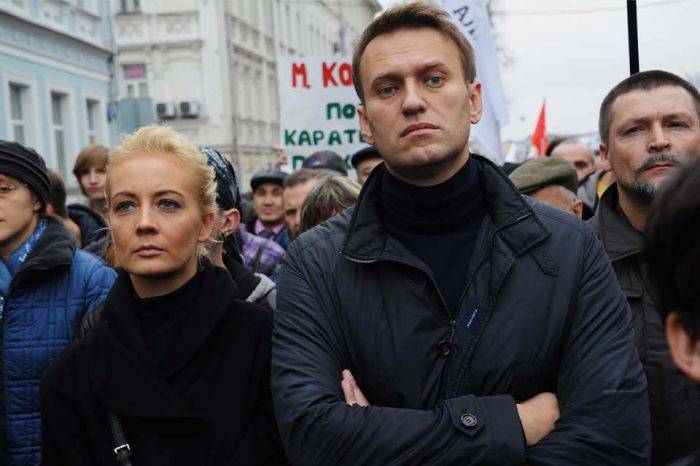 Acusan al Kremlin de impedir traslado de opositor ruso envenenado