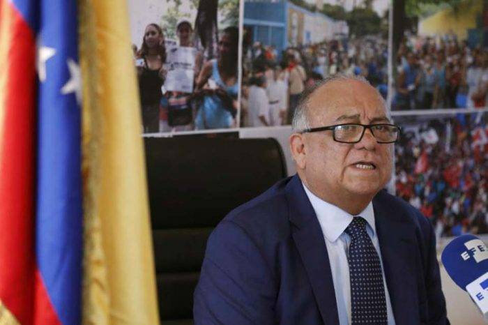 Embajador venezolano Mario Isea