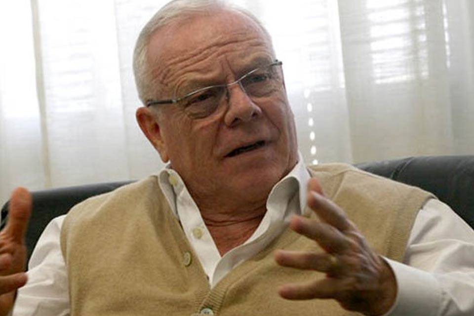 Bernard Mommer