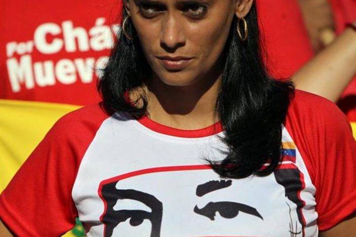 Hugo Chávez mirada