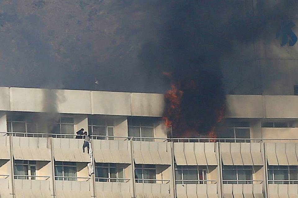 Atentado talibán hotel Kabul enero 2018
