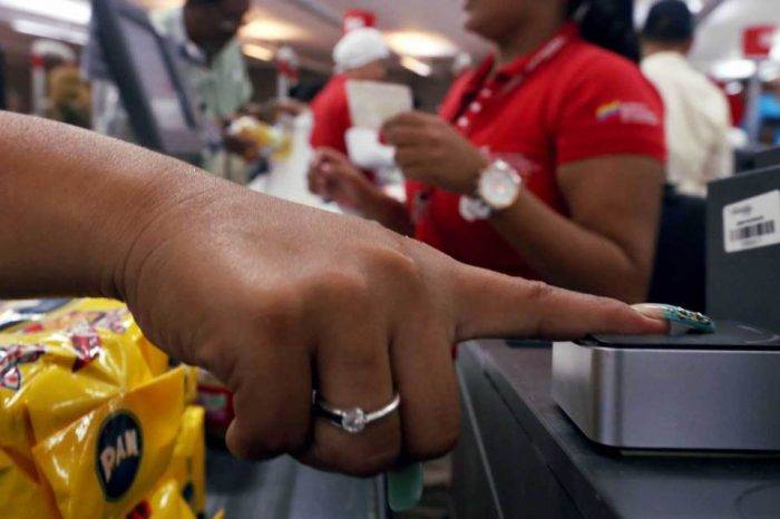 Compra de alimentos columna de Marianella Herrera