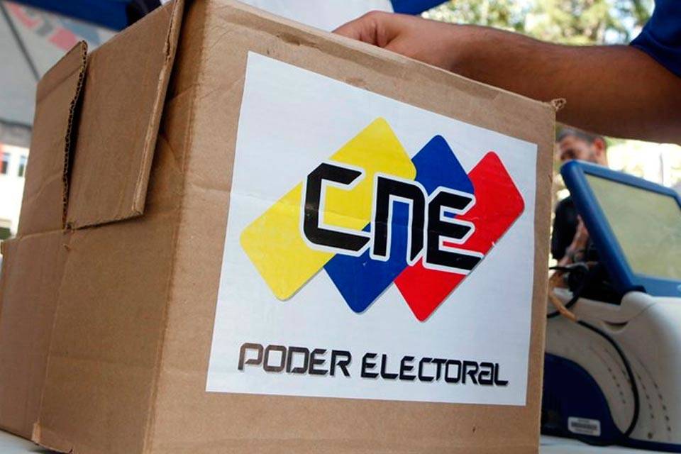 Elecciones parlamentarias, encuesta Delphos