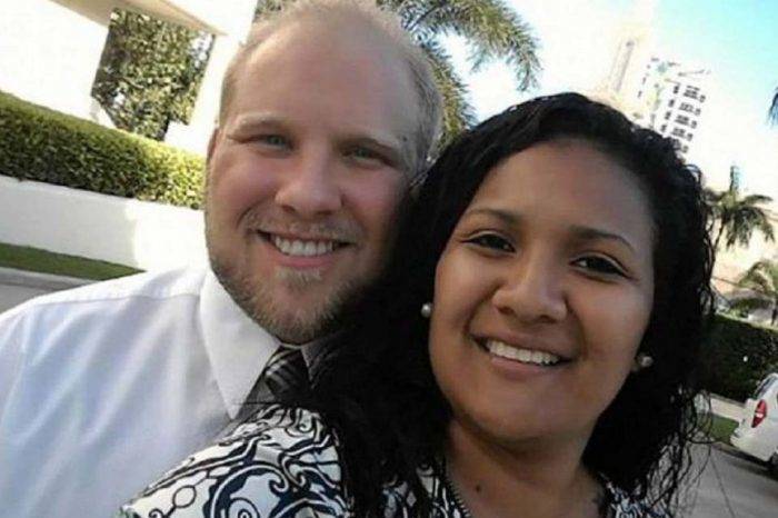 Joshua Holt y esposa