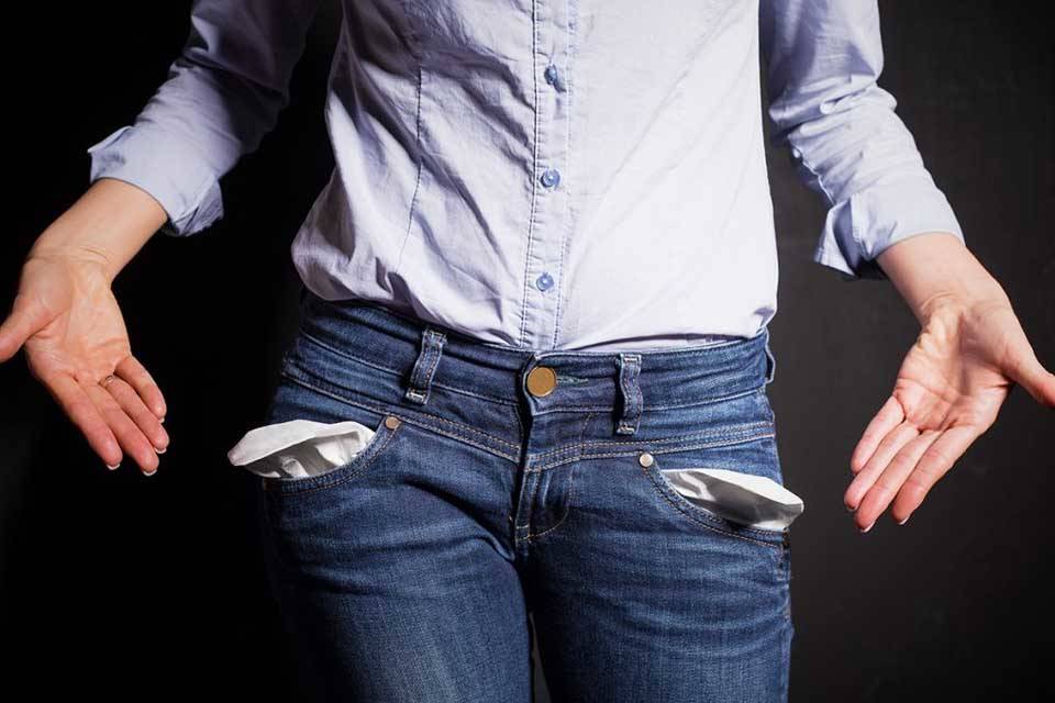 Sin dinero bolsillos vacíos