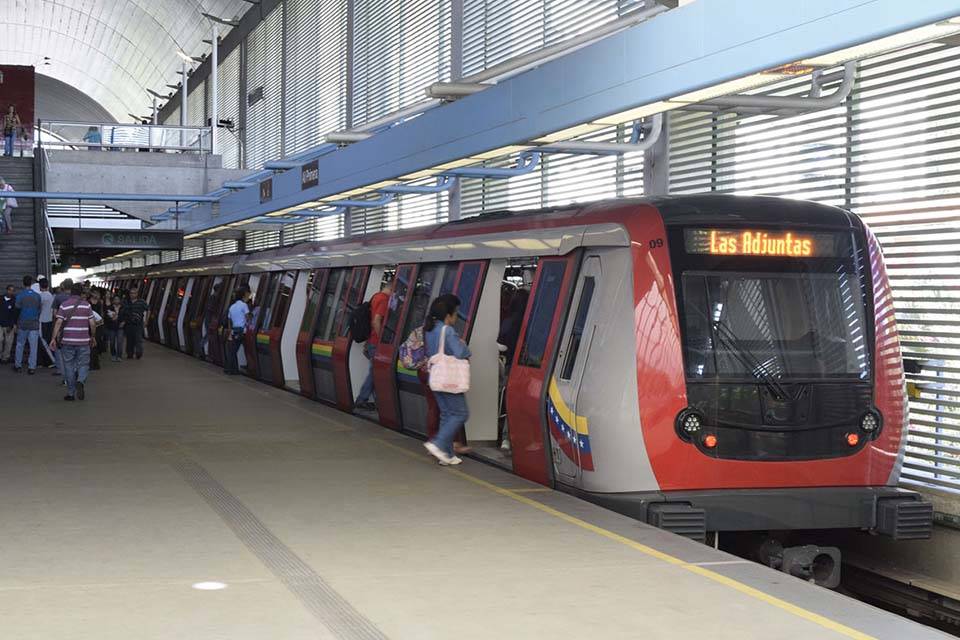 Cortocircuito en Metro Los Teques genera incendio