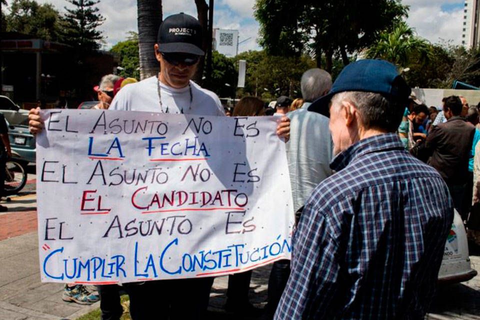 Cumplir la Constitución. Foto: Efecto Cocuyo