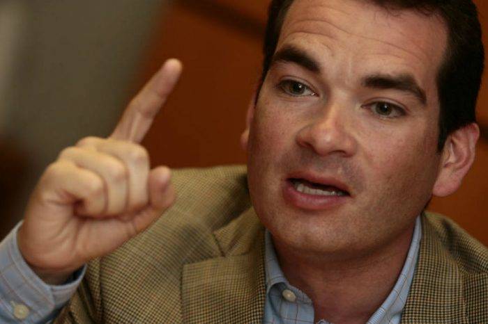 El gobierno “reculó” en su plan de disolver la AN, según Tomás Guanipa