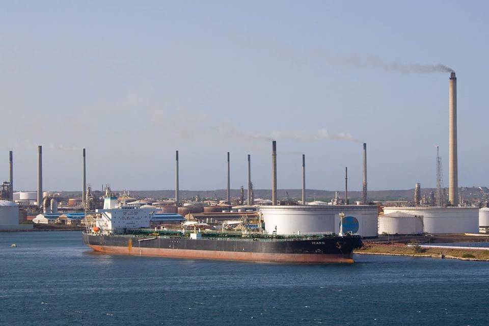 Refineria Isla 1 Curazao