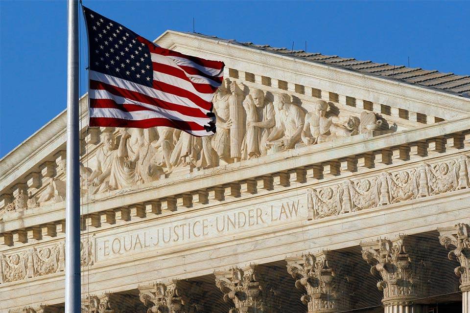Corte Suprema sobre inmigrantes ilegales y beneficiarios del TPS