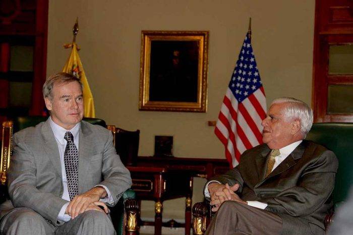 Christopher Lambert Encargado de negocios EEUU