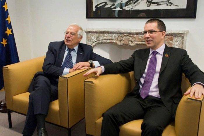 Jorge Arreza y Josep Borrell