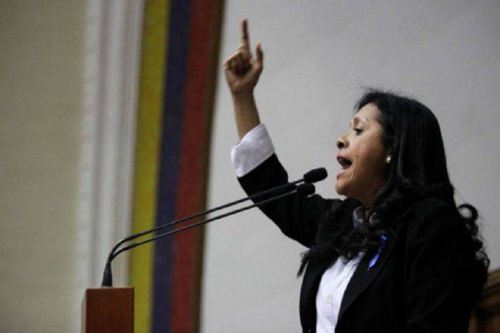 Dignora Hernández
