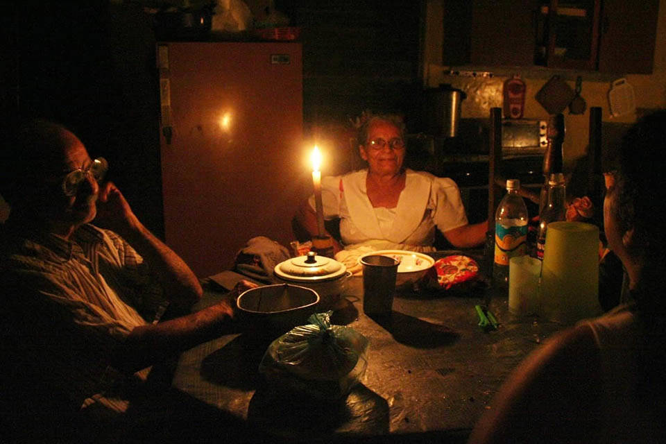 Reportan bajón eléctrico en varios estados del país este #27Feb