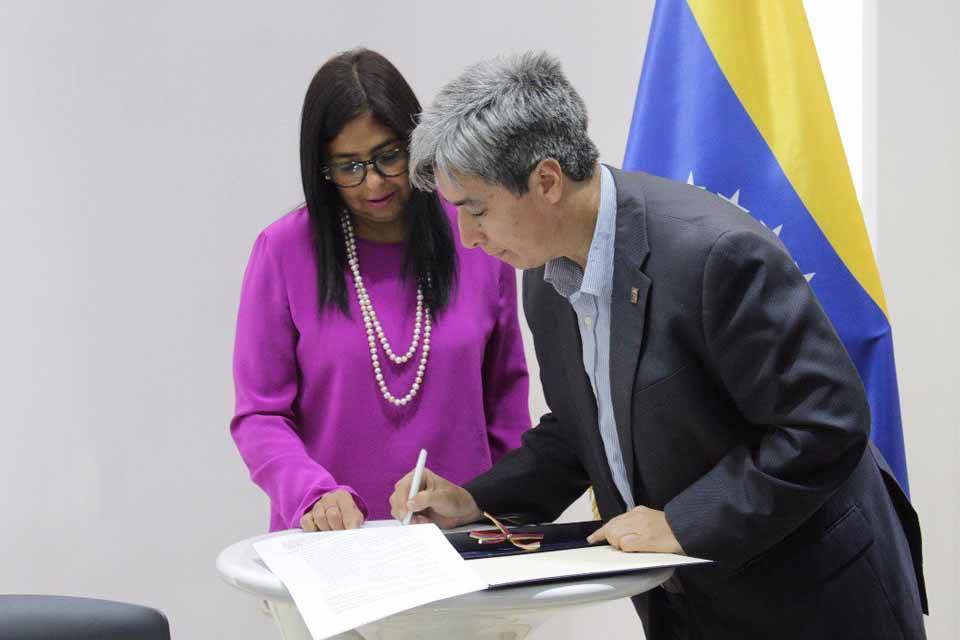 Delcy Rodríguez colegios privados