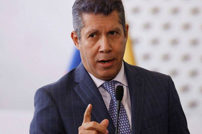 Henri Falcón pide escoger al nuevo CNE "concertada y negociadamente" AP
