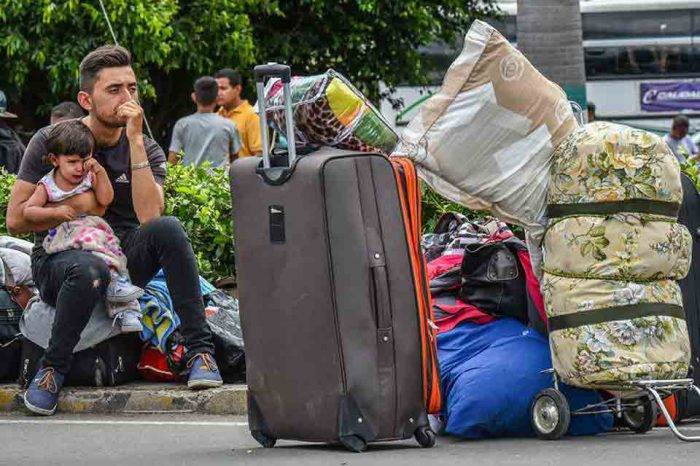 Cuatro de cada 10 venezolanos preferirían irse del país