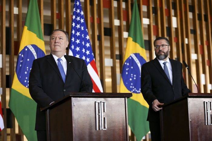 brasil-ernesto-araujo-mike-pompeo-20190102-001