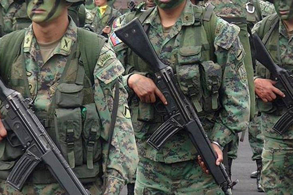 Militares