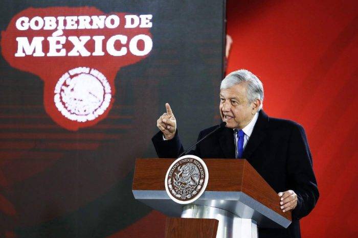 AMLO negó corrupción tras videos de su hermano recibiendo dinero
