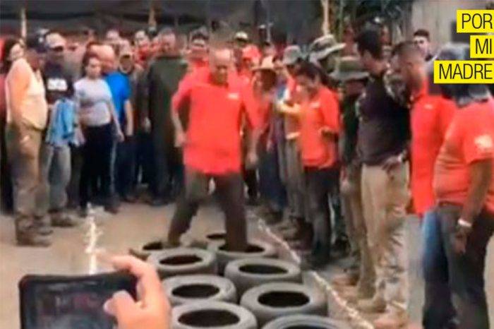 Diosdado en ejercicio militar PorMimadre