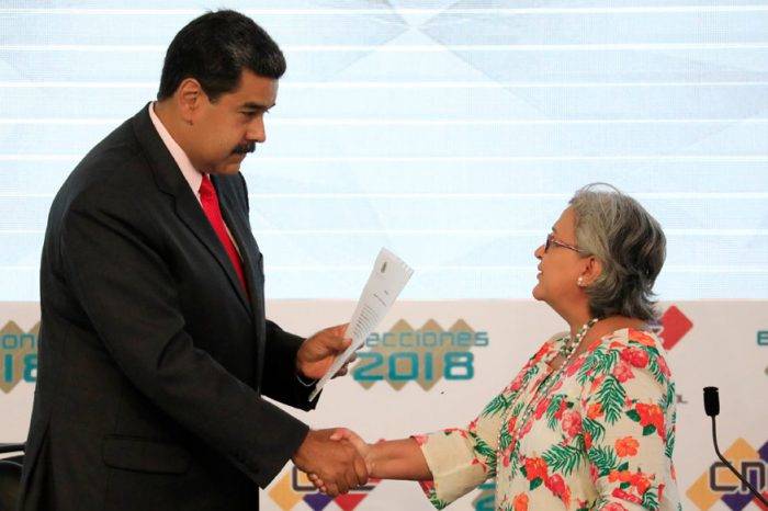 The Wall Street Journal: Maduro negocia comicios