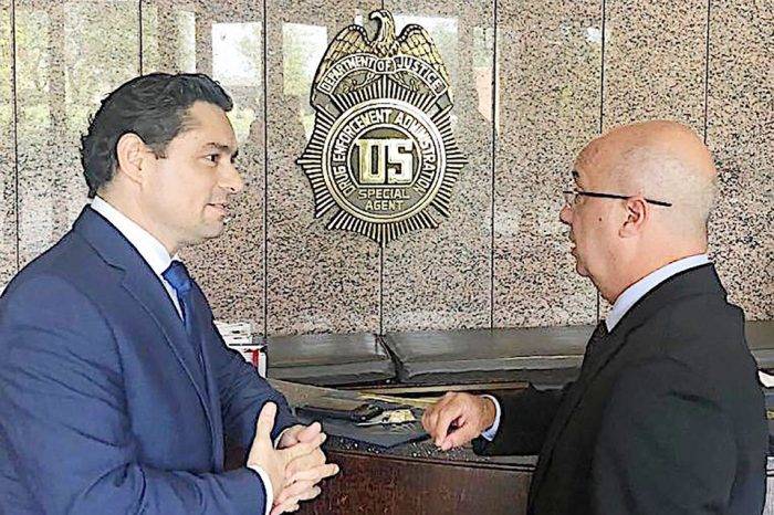 Carlos Vecchio e Iván Simonovis se reúnen en privado con la DEA