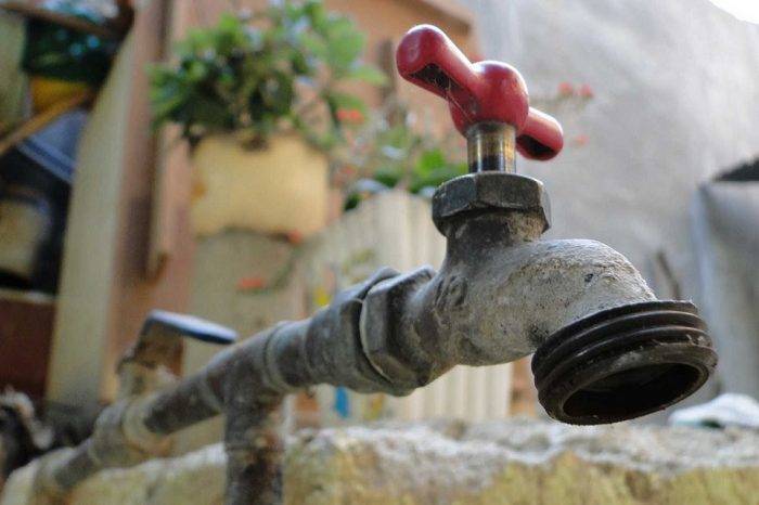 Avería en tubería deja sin agua a El Hatillo Hidrocapital