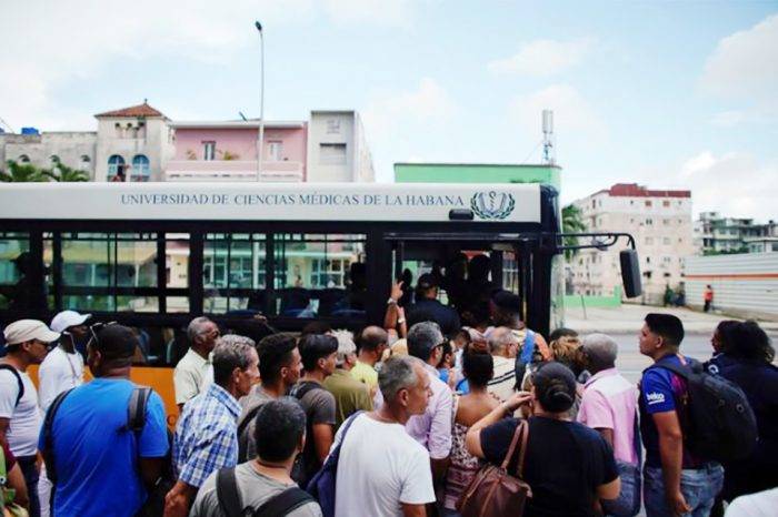 Cuba racionará "temporalmente" el combustible
