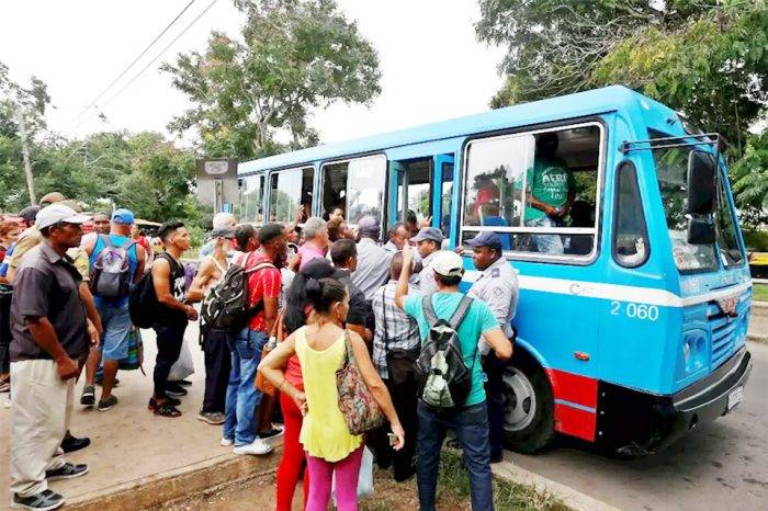 ¿Qué está causando la aguda escasez de combustible en Cuba?