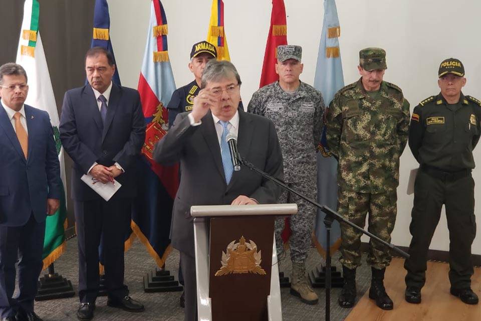 Carlos Holmes Trujillo canciller Colombia ELN