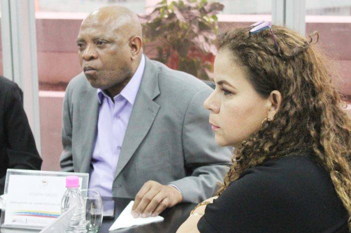 Invitan a Sudáfrica a Iris Varela