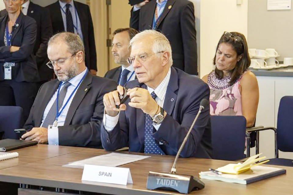 España pide retomar mecanismo de negociación de Oslo. El canciller, Josep Borrell pide una salida pacífica y negociada entre venezolanos