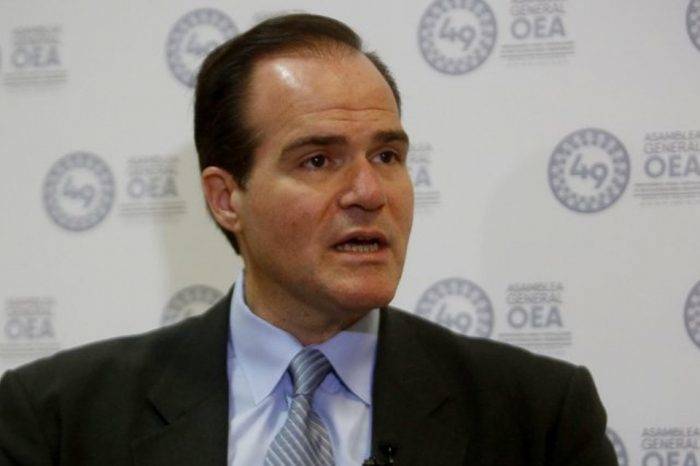 Presidente del BID pide "mayor atención" para la diáspora venezolana 
