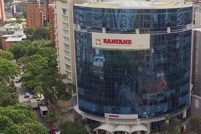 Mastercard suspende tarjetas de crédito de dos bancos públicos