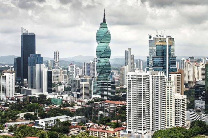 Para comprar petróleo venezolano, vaya a la ciudad de Panamá