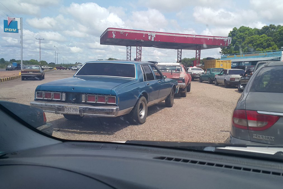 Plan de distribución de gasolina por número de placa aplicarán en Bolívar 