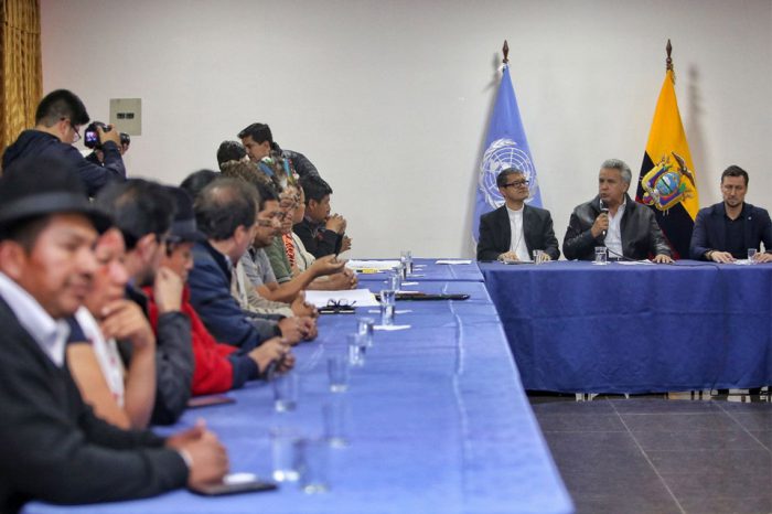 Indígenas de Ecuador con Lenín