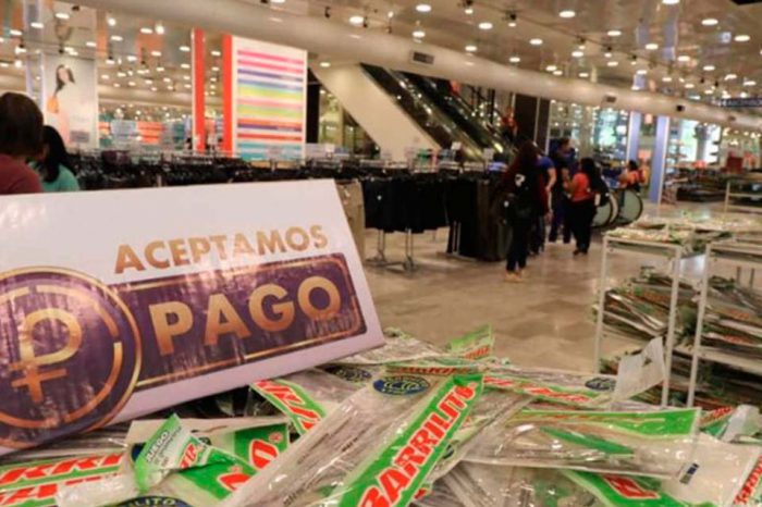 Imposición del petro refleja dolarización del país, afirma Leonardo Palacios