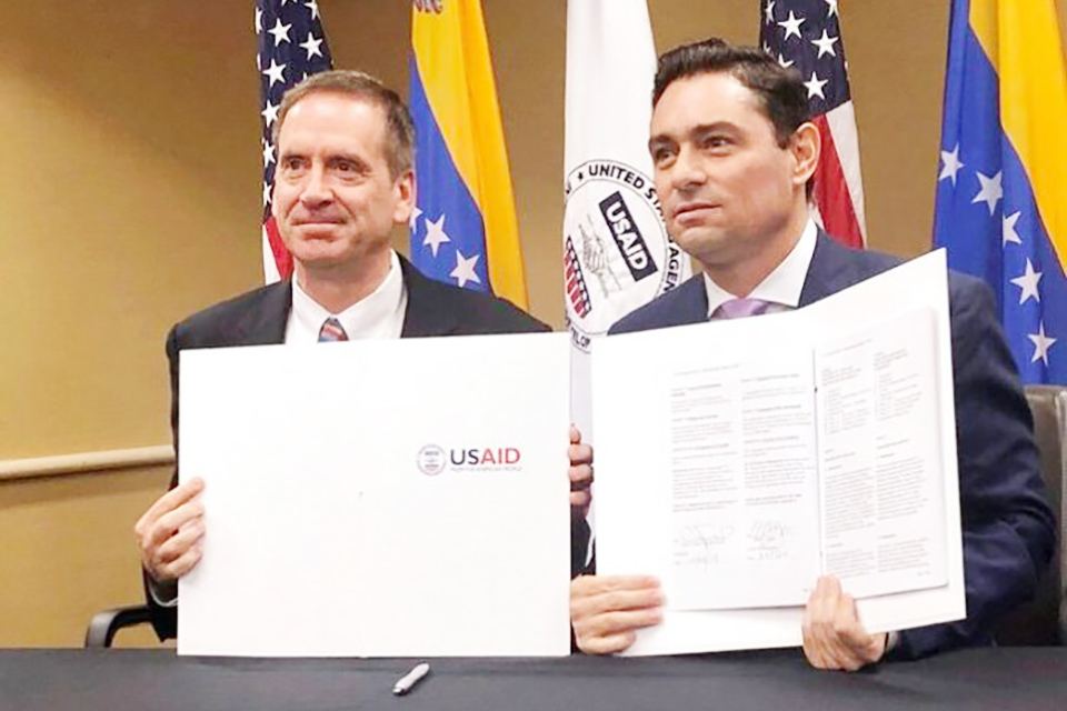 Usaid suscribe acuerdo de cooperación por $98 millones con Guaidó, quien aseguró que le permitirán a su equipo trabajar más eficientemente
