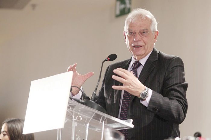 Josep Borrell se pregunta "¿de dónde diablos ha salido la leyenda urbana de sanciones de EEUU a España?" por el apoyo de España Maduro