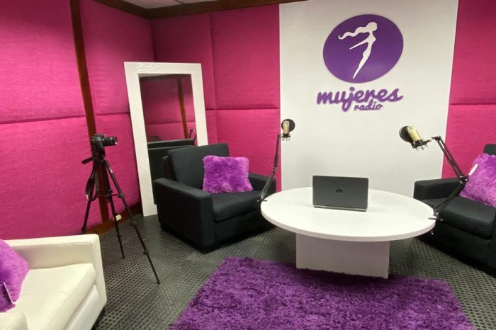 Mujeres Radio
