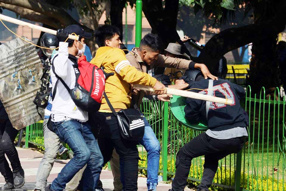 Muere joven en Bolivia tras choques de partidarios y detractores de Evo