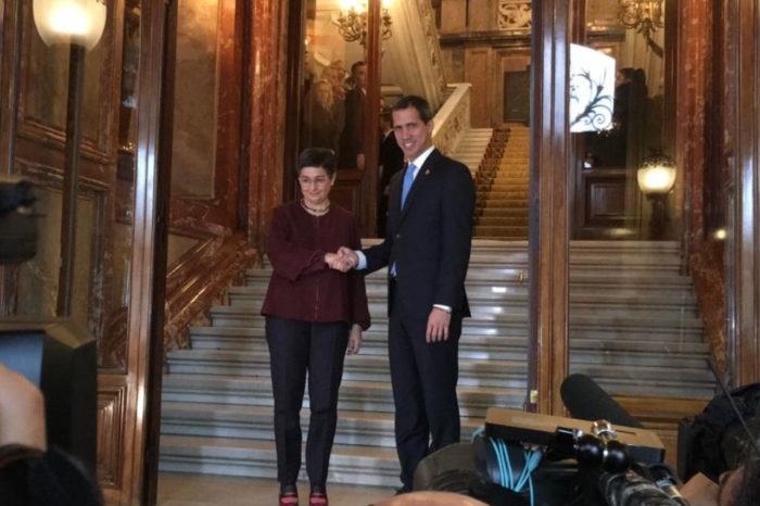 uan Guaidó, con la Ministra de Relaciones Exteriores del Gobierno español, Arancha González Laya