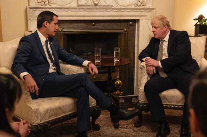 Guaido Boris Johnson