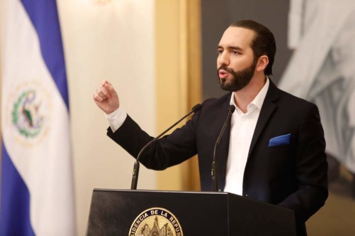 Nayib Bukele | presidente El Salvador - a julio borges