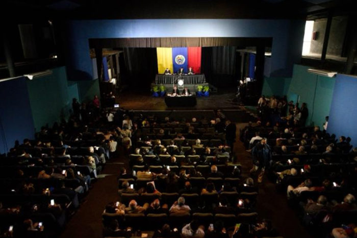 Asamblea Nacional Los Salias mujer interinato