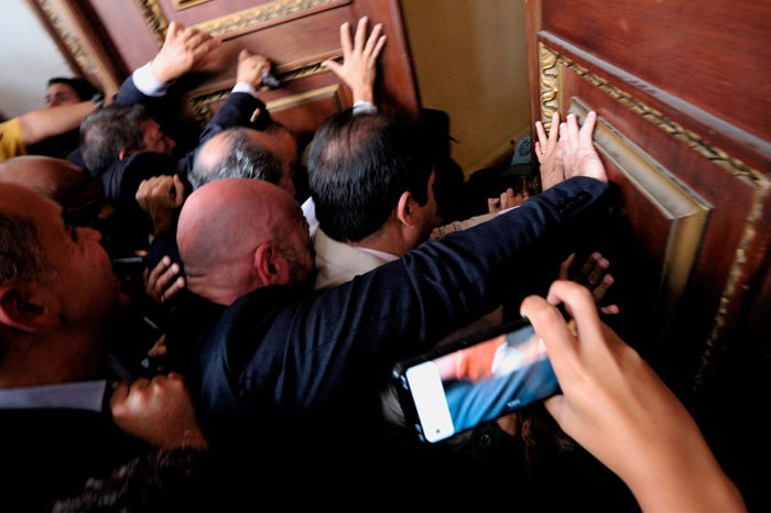 Esta vez, a fondo, por Carolina Gómez-Ávila