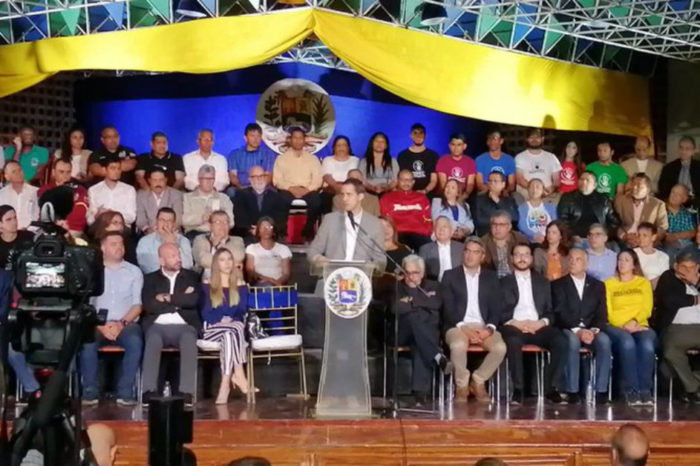 Guaidó en la Ucab partidos